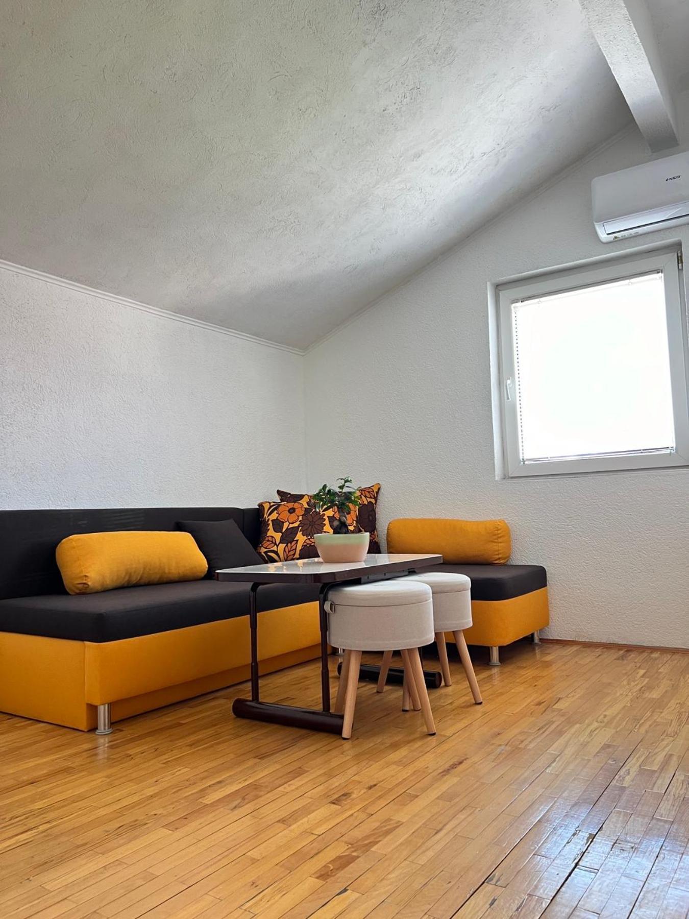Veljanoski Apartment