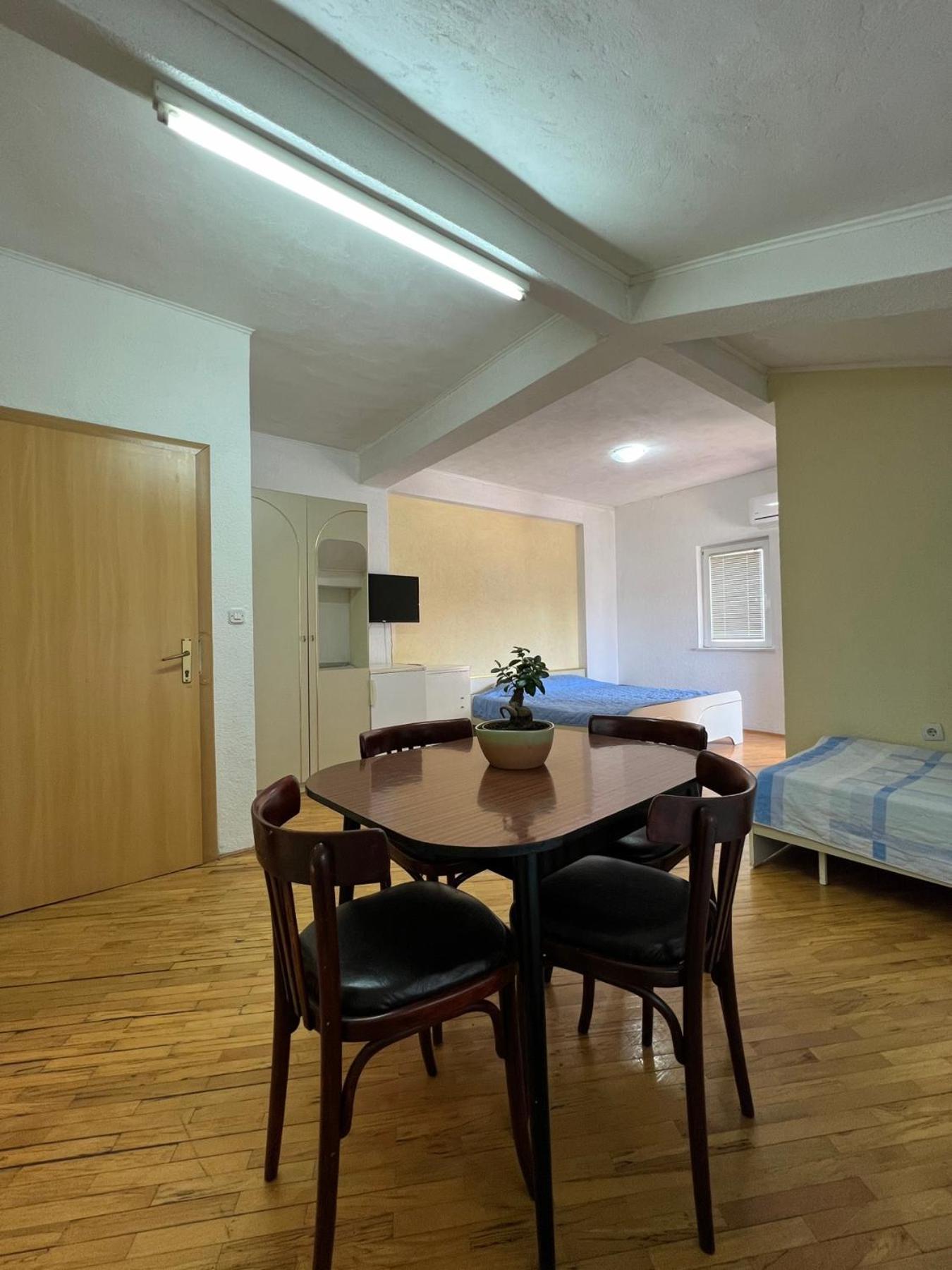 Apartment Veljanoski *